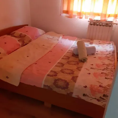 Apartment Opremljen Stan Na Alipasin Polju Sarajevo